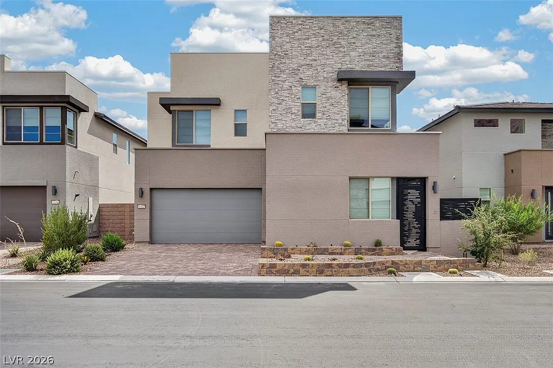4 bed, 3.0 bath, 2417 sqft, $3,500 — Photo 1