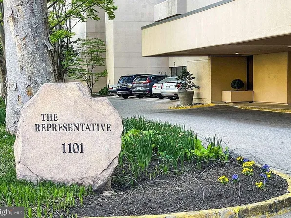 1101 S Arlington Ridge Rd APT 1104, Arlington, VA 22202