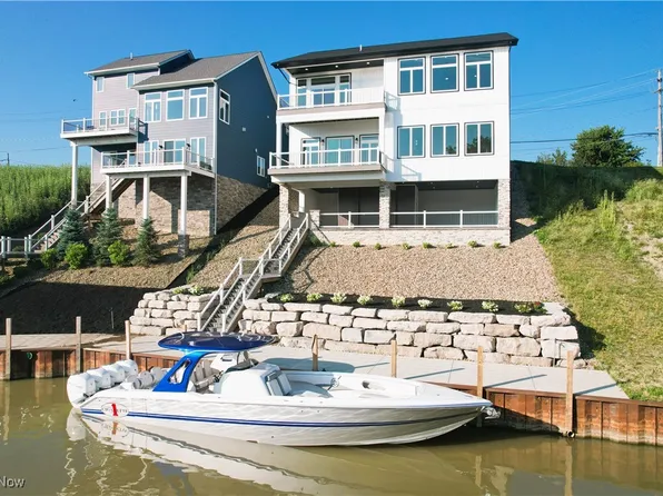 2048 Forest Dr, Eastlake, OH 44095