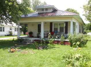 555 John St, Plainville, IN