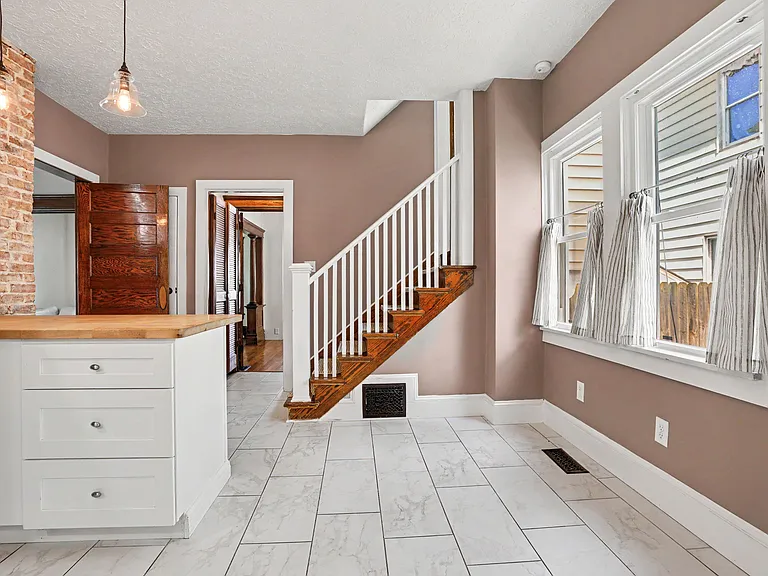 1155 Portage Ave — Photo 9