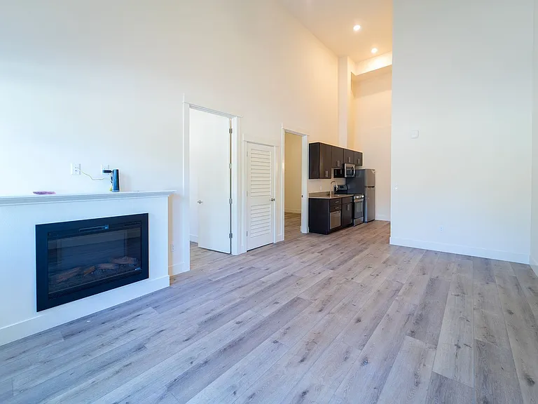 Capitol Hill Apartments — Photo 189