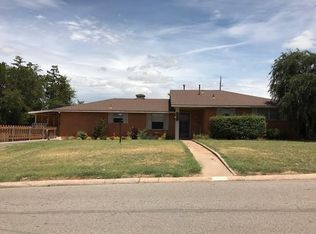 1217 Blackstone Ave, Clinton, OK 73601