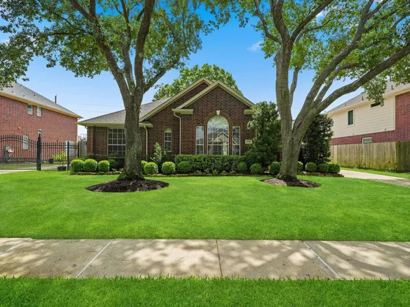 5718 Pebble Bank Ln, Houston, TX 77041