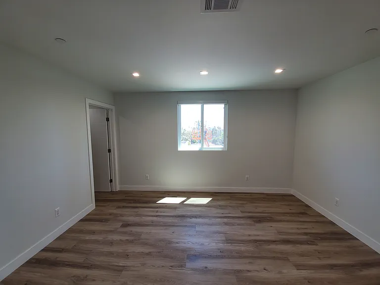 2337 Crenshaw Blvd #1/2 — Photo 25
