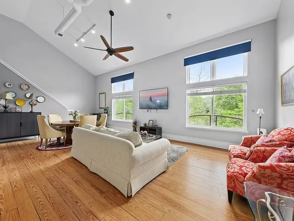 404 N Laurel Ave #42