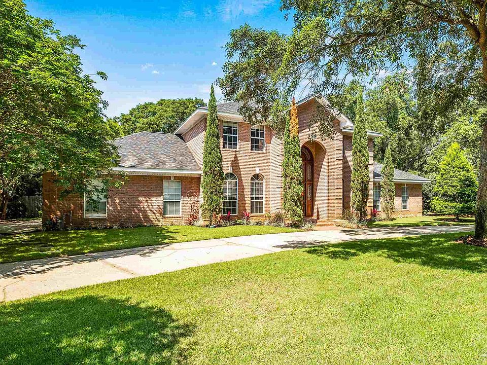 1st image of 106 Chanteclaire Cir