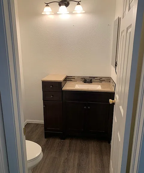 E Carolina Pl — Photo 8