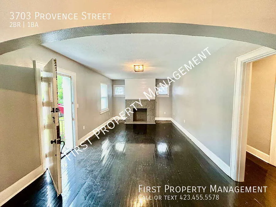 3703 Provence St: Brainerd Single-Family 2Bed/1Bath House! Hardwood Floors, Central AC, & Laundry... — Photo 3