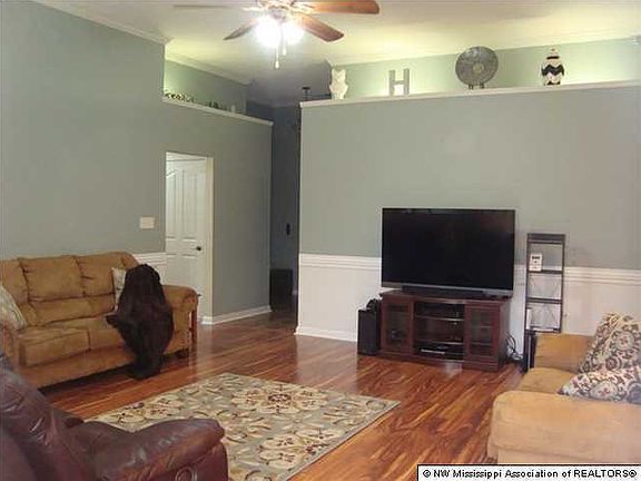 5th image of 2646 Greencliff Dr