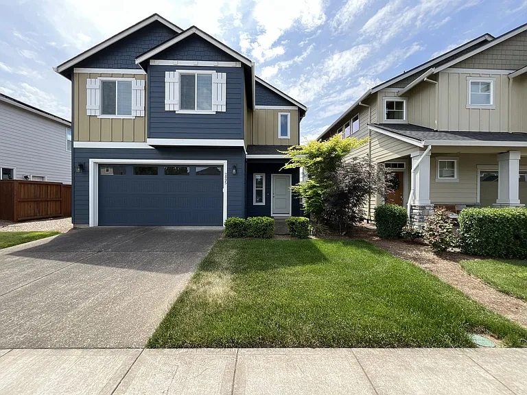 2095 S Heather St — Photo 2