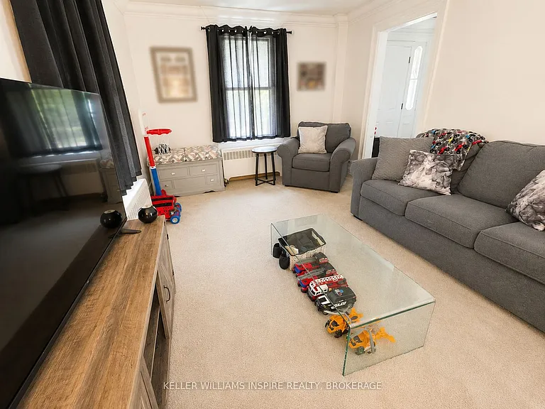 22 McColl St #A — Photo 5