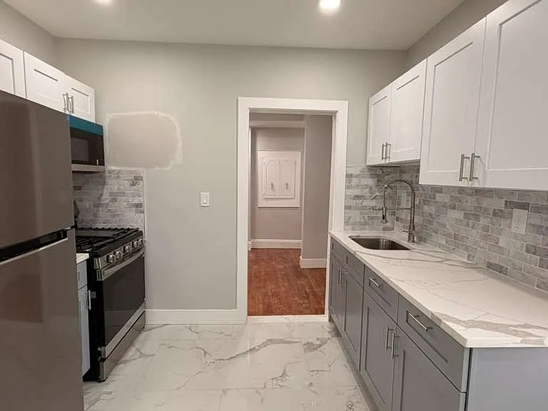 70-202 Circular Ave #303A — Photo 1