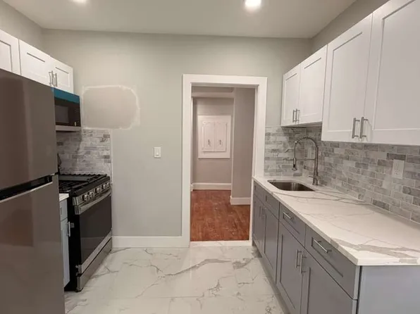 70-202 Circular Ave, Hamden, CT