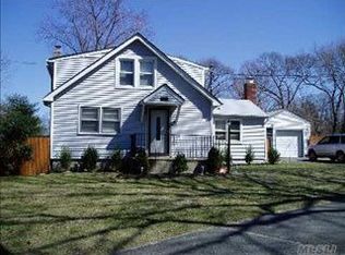 325 Holbrook Rd, Ronkonkoma, NY 11779