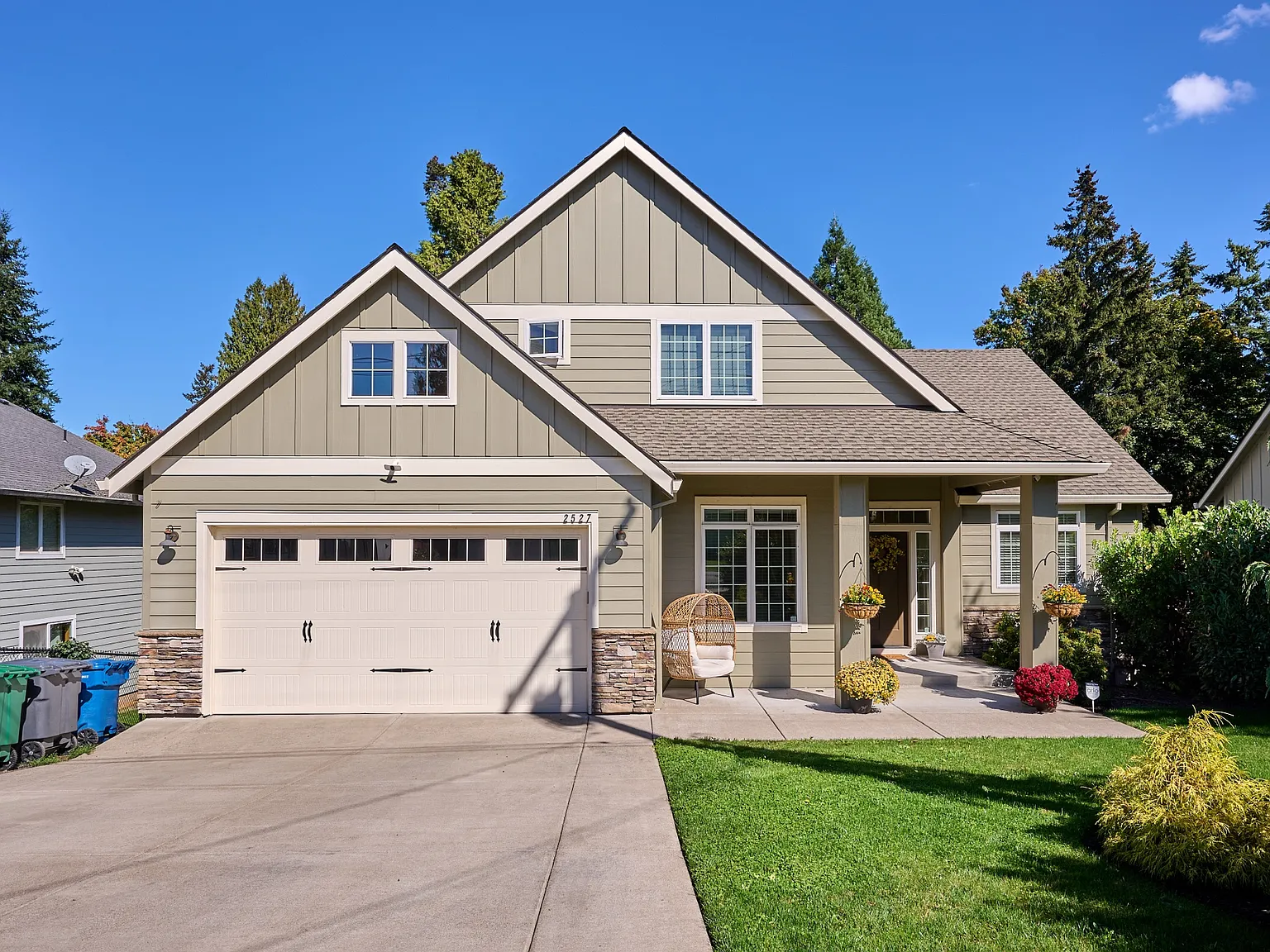 3 bed, 2.5 bath, 2120 sqft, $3,080 — Photo 1