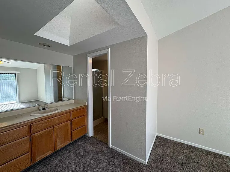 3090 W Queens Cir — Photo 8