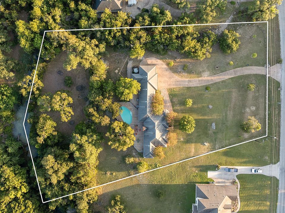 1st image of 509 Roy Creek Ln