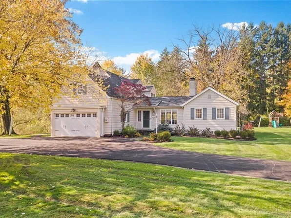 185 Mill Hollow Dr, Moreland Hills, OH 44022