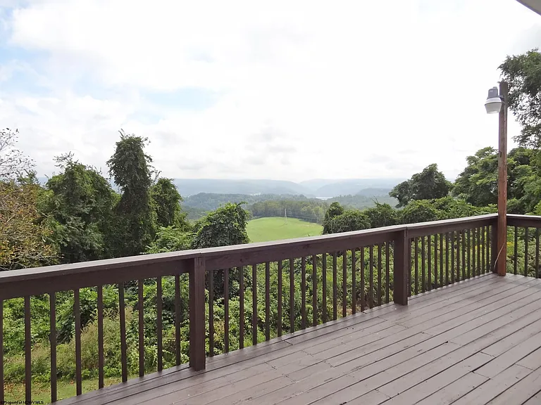 2726 Stewartstown Rd — Photo 34