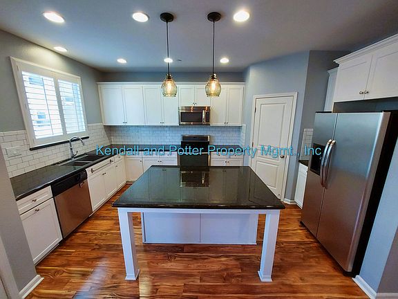 4th image of 237 Bluebonnet Ln Unit 204
