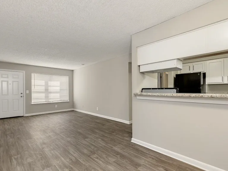 Volare Apartments - $99 MOVE IN SPECIAL!! — Photo 9