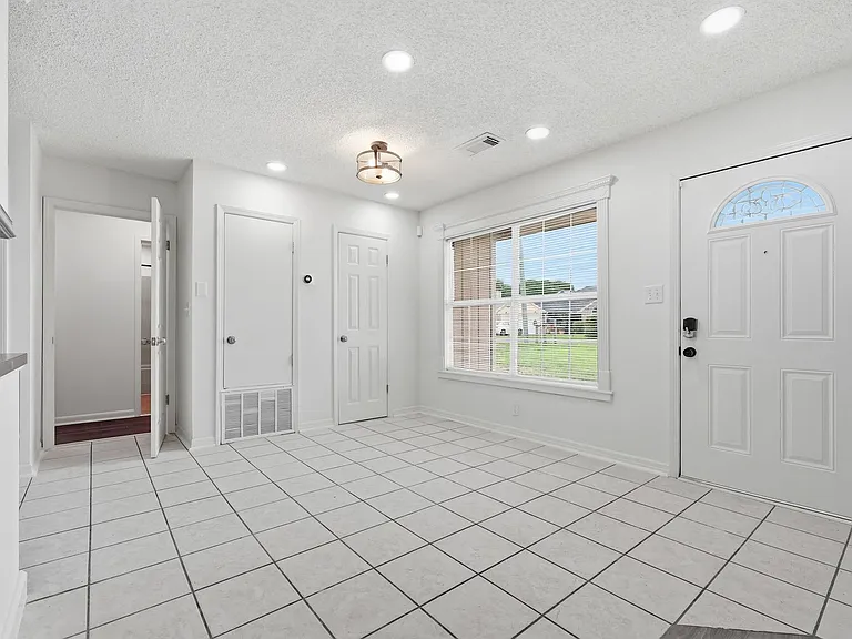32 Cascabellas St — Photo 10