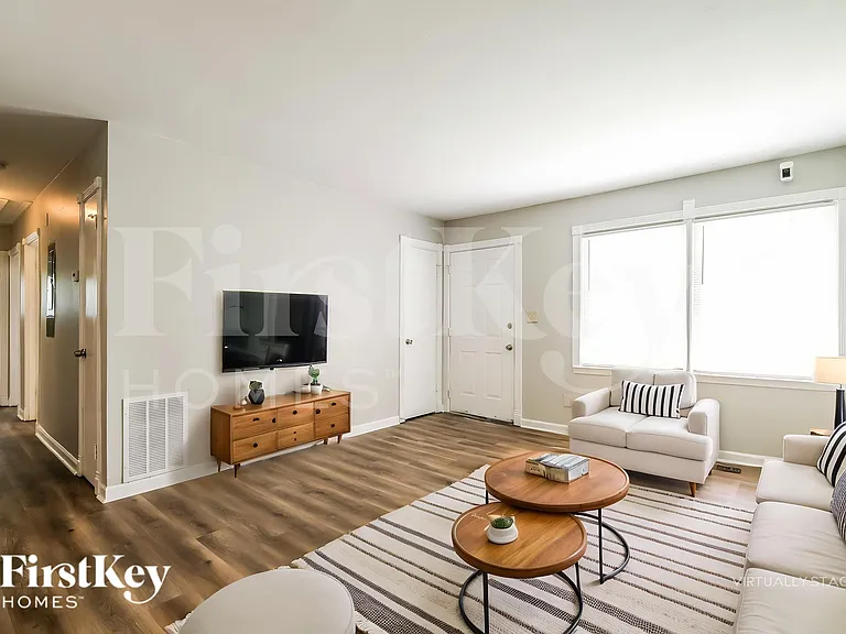 7016 Sun Valley Way — Photo 4