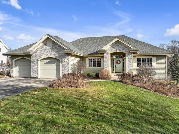N6485 Shorewood Meadows DRIVE, Lake Mills, WI 53551