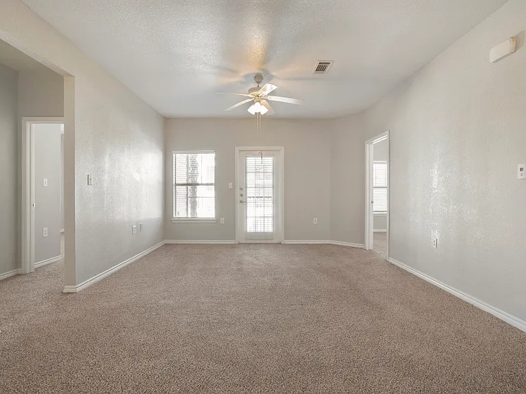 The Villas at Shaver Apartments — Photo 15