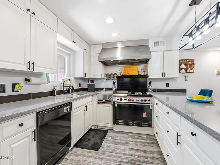 1702 E Ocotillo Rd #1 — Photo 9