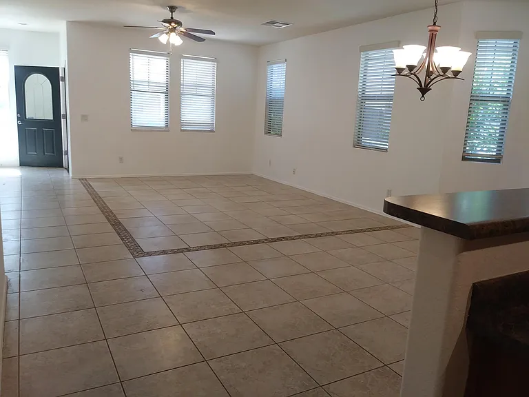 3720 E Kerry Ln — Photo 20