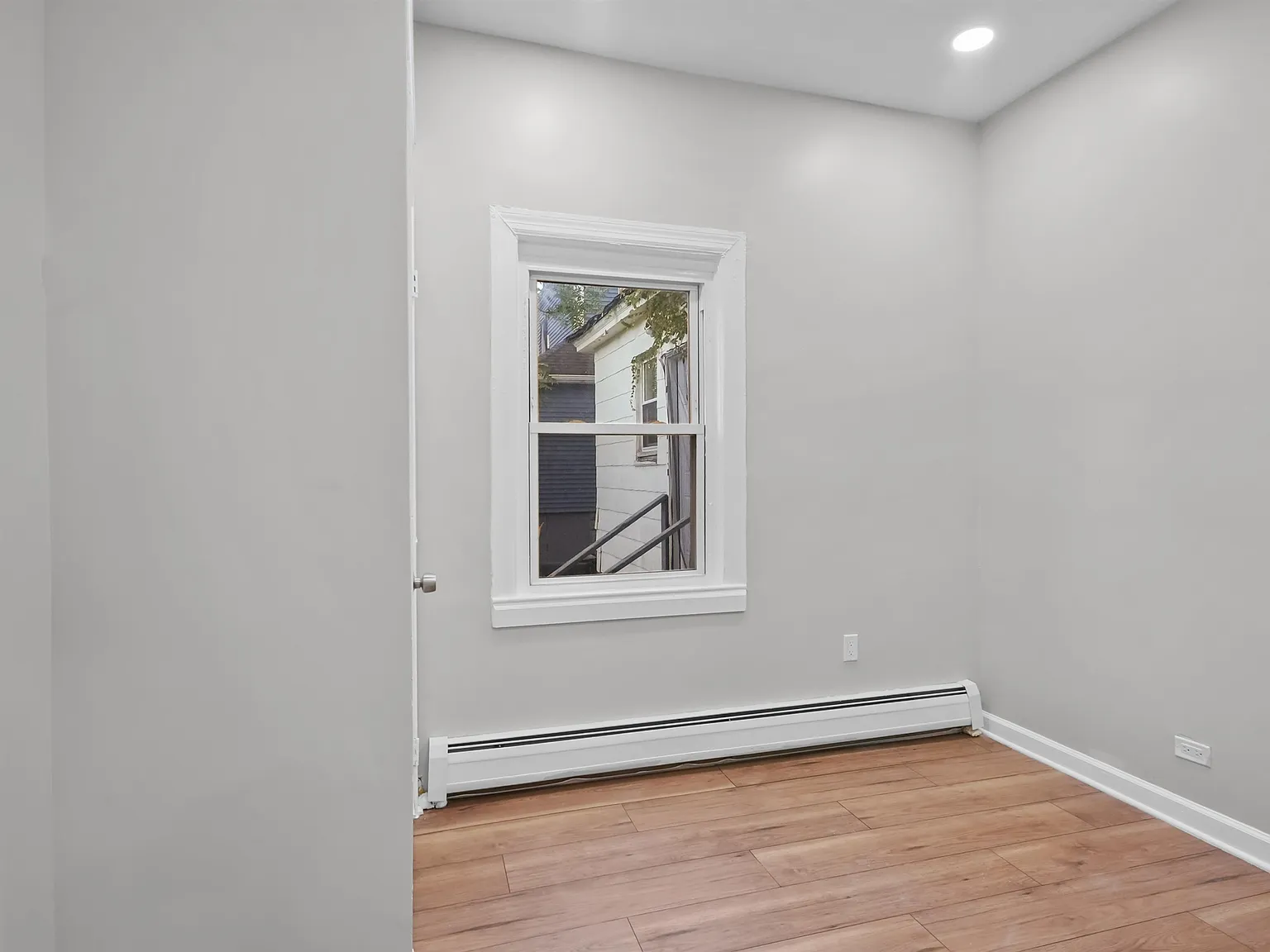 3 bed, 1.0 bath, $2,600 — Photo 3