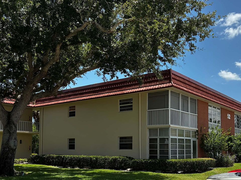 1st image of 52 Woodland Drive #103