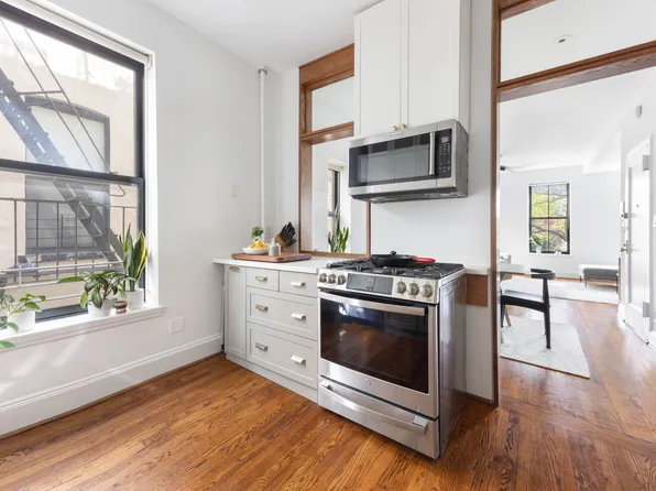 157 Kane Street image 14 of 22