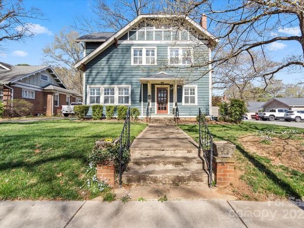 213 S Academy St, Mooresville, NC 28115