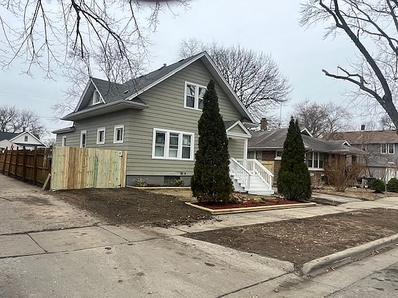 2nd image of 805 Helmholz Ave
