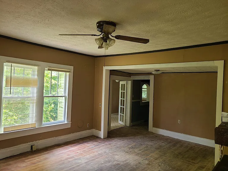 106 Foskett Ave — Photo 4