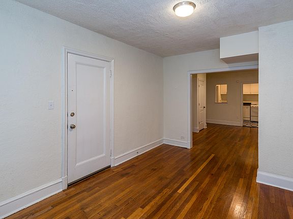 4th image of 2726 W Grace St APT 5