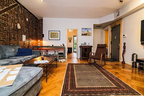 Rented by Nooklyn NYC LLC | media 22