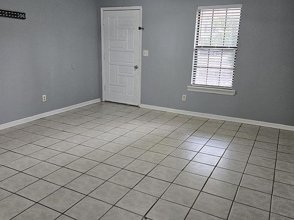 3rd image of 1056 Lake Dockery Rd