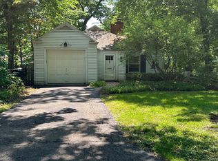 617 Indian Rd, Glenview, IL 60025