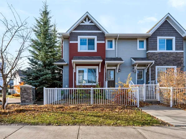 5319 3rd Ave SW, Edmonton, AB T6X 0W7