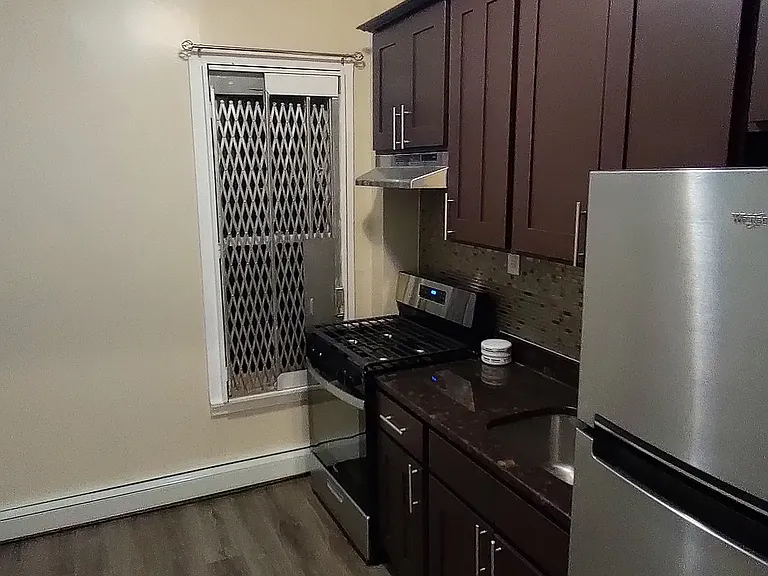 71 Crystal St #Penthouse 2 — Photo 2