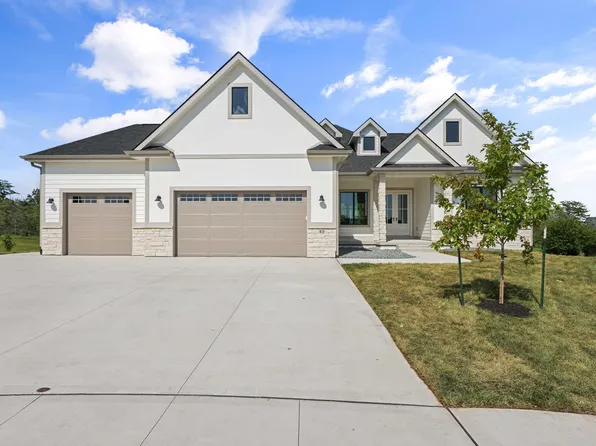 45 NW Crabtree Ln, Waukee, IA 50263