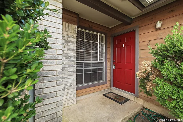 2 bed, 2.0 bath, 950 sqft, $1,250 — Photo 2