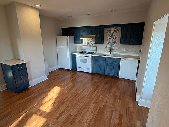 2nd image of 1209 Lincoln Ave #3