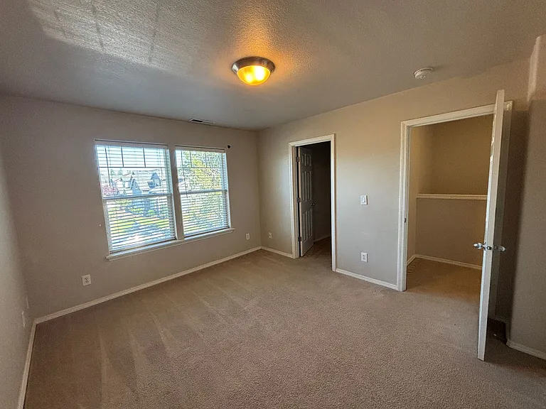 4115 Geranium Loop NE — Photo 15