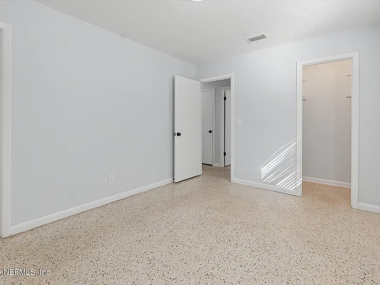 863 Westgate Dr — Photo 29