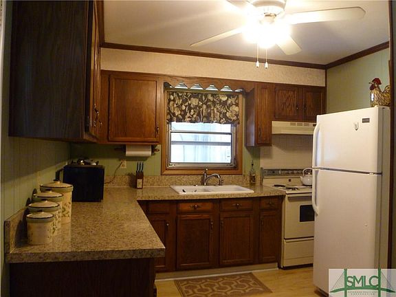 Kitchen with appliances